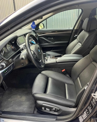 BMW Seria 5 cena 83000 przebieg: 135000, rok produkcji 2013 z Bobolice małe 742